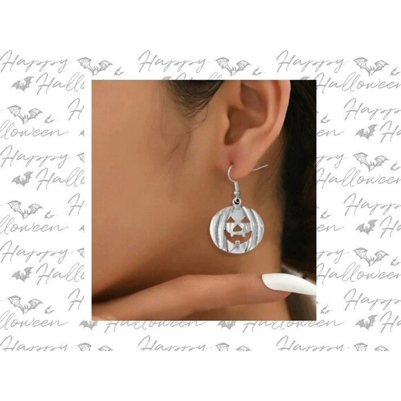 👻HALLOWEEN BUNDLE-Dashing Diva Gloss Gel Nail Strips & Silver Pumpkin Earrings - Picture 2 of 5